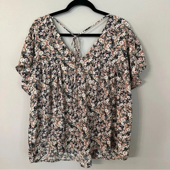 Adora Women’s Short Sleeve V-Neck Tie Back Flowy Floral Blouse Size S GUC - Picture 7 of 7